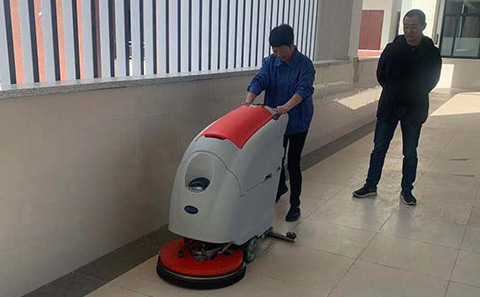 海安洗地机在学校地面清洁的应用