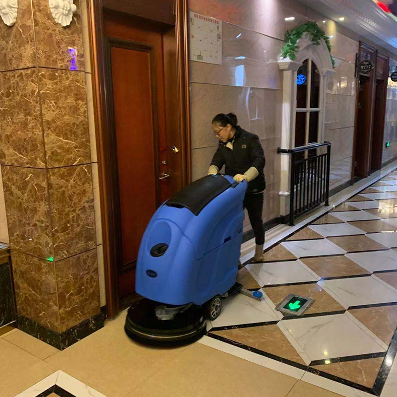 酒店用手推式全自动洗地机