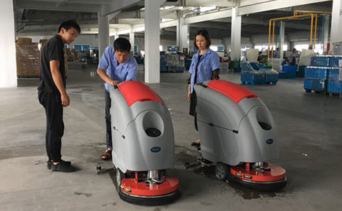 弹簧厂地面清洁，优尼斯L520BT手推式再合适不过