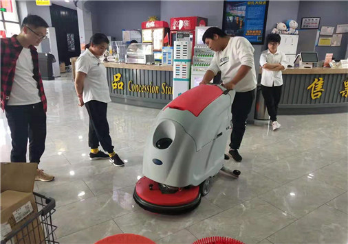 优尼斯手推式自走洗地机