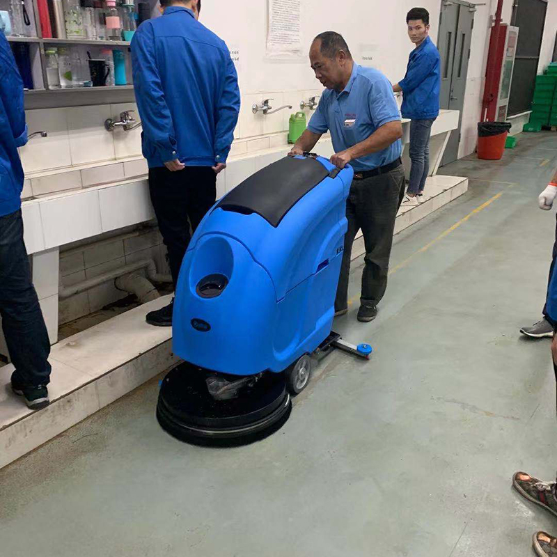 优尼斯手推式洗地机