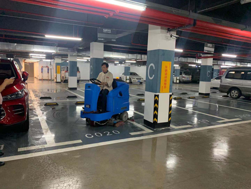 大同物业保洁驾驶式洗地机-优尼斯